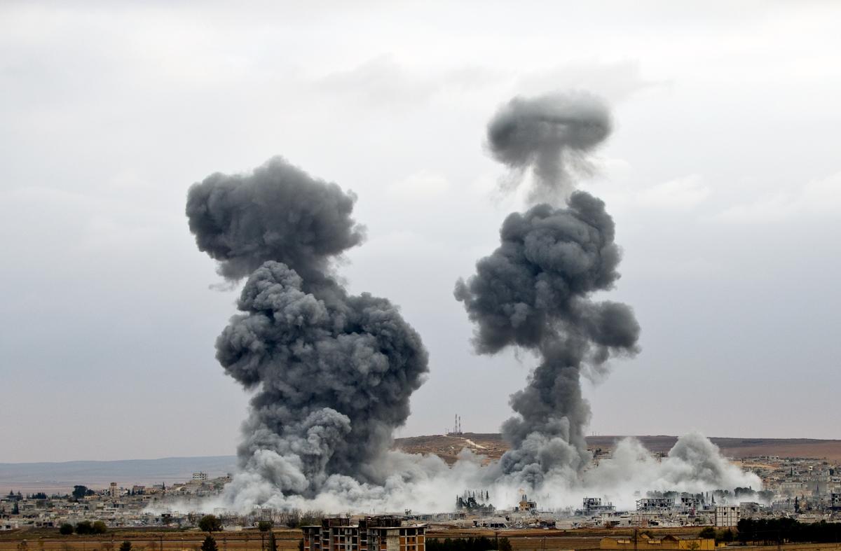 A vida durante a batalha de Kobani; foto:Vadim Ghirda / Associated Press)