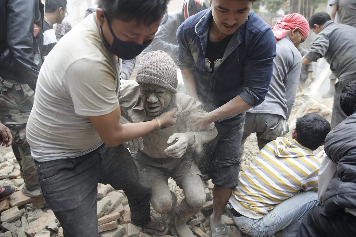 Terremoto devasta Nepal Foto: NARENDRA Shrestha / EPA)