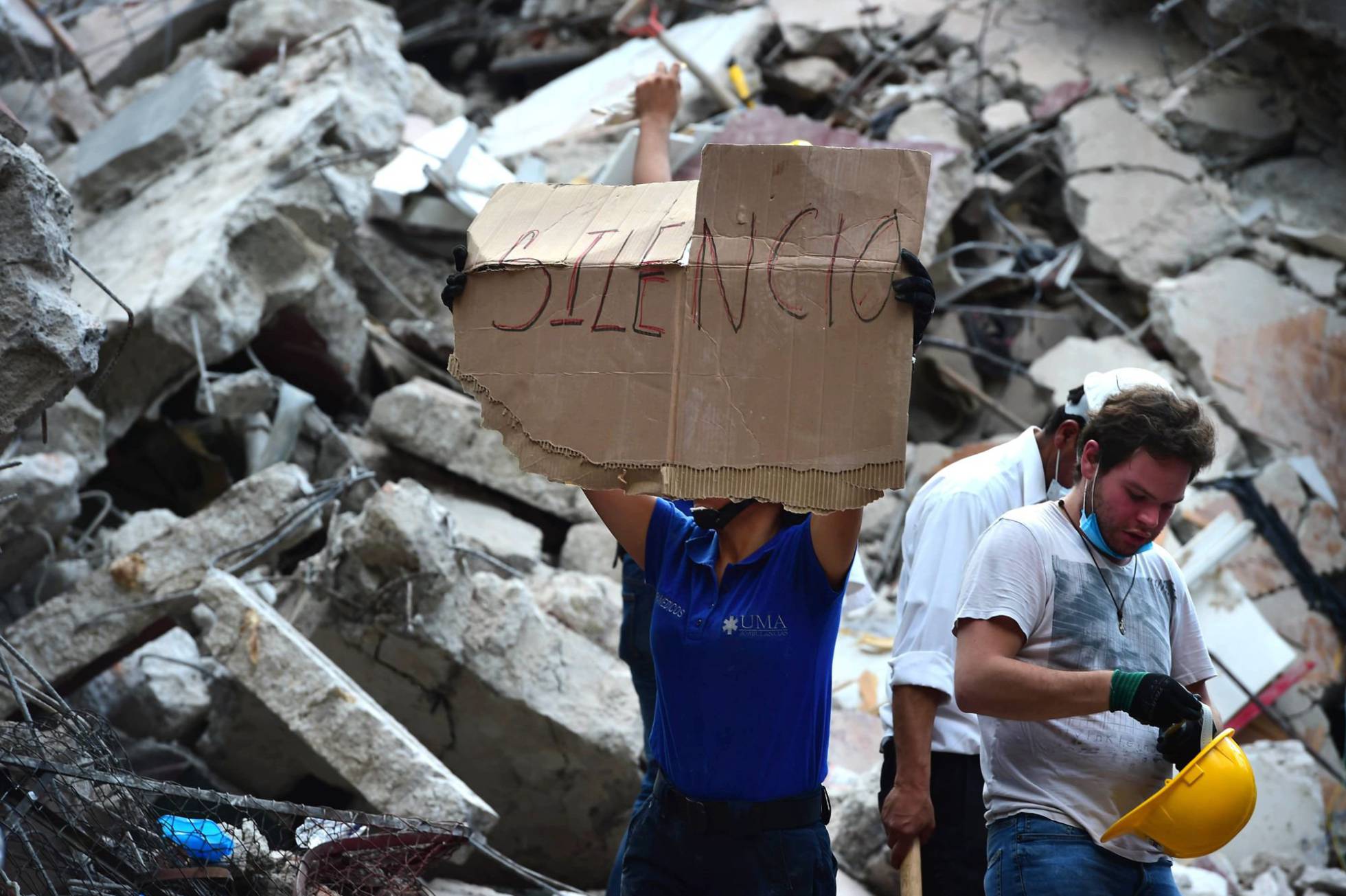 TERREMOTO NO M�XICO Mais de 220 mortos ap�s forte terremoto no M�xico.FotoRONALDO SCHEMIDT AFP
