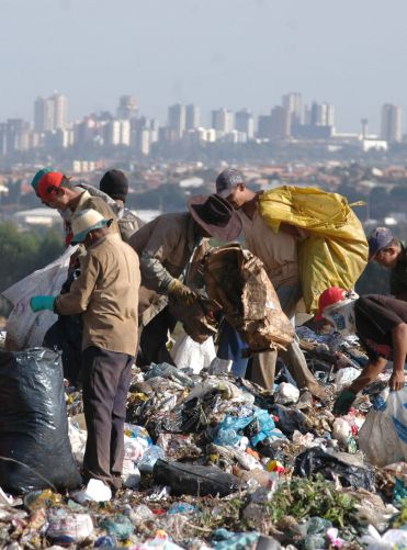 Aterro Sanit�rio de Bras�lia recebe 14 mil toneladas de lixo nos primeiros 15 dias.Foto:Ivaldo Cavalcante