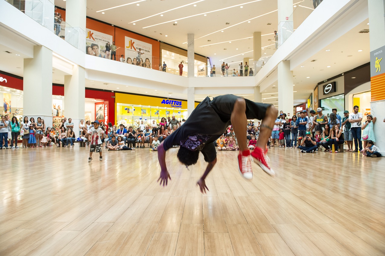 JK Shopping recebe programação do Movimento Internacional de Dança.Fotos: Telmo Ximenes