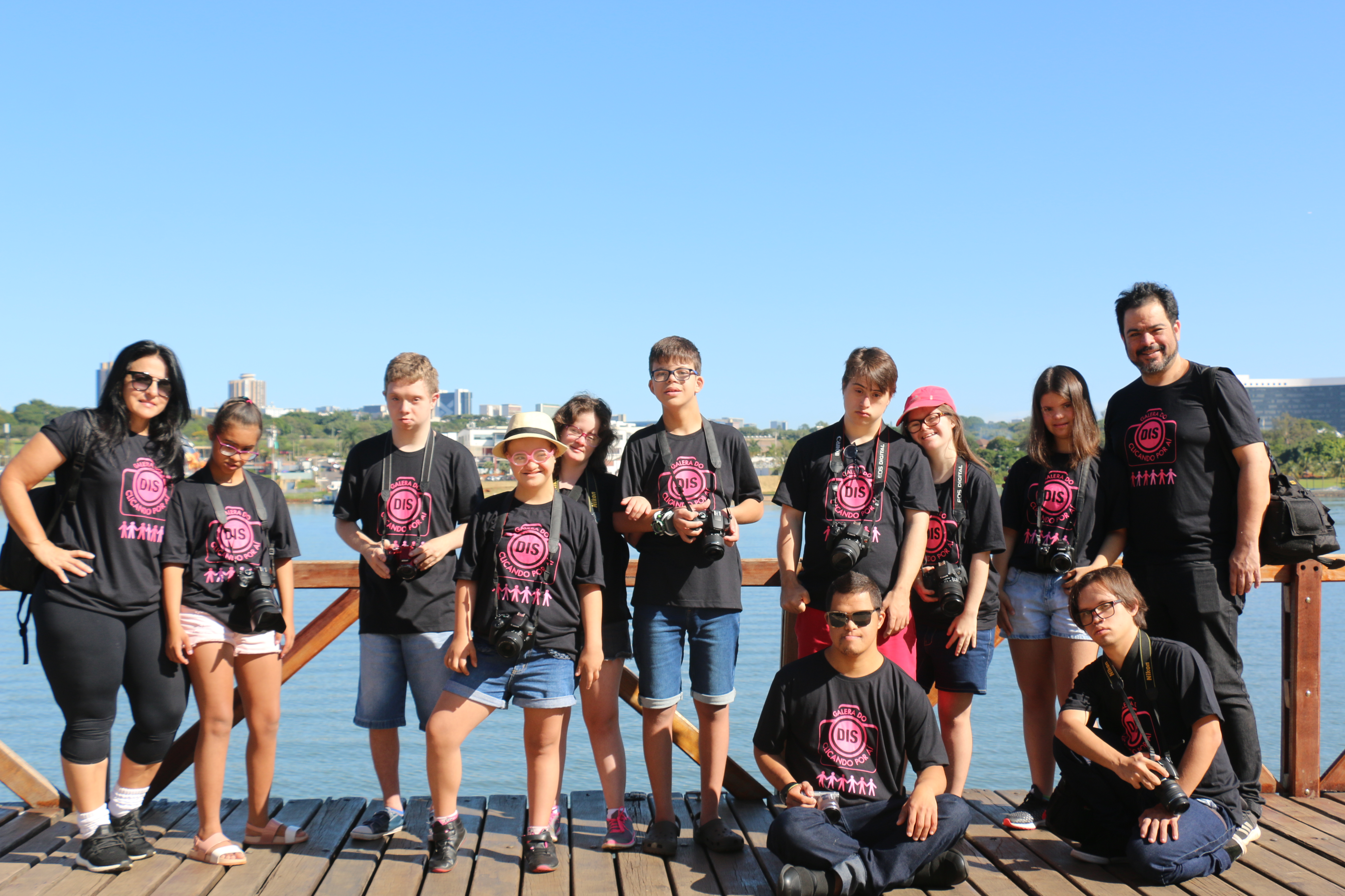 Jovens com S�ndrome de Down exibem 55 fotografias em exposi��o no JK Shopping