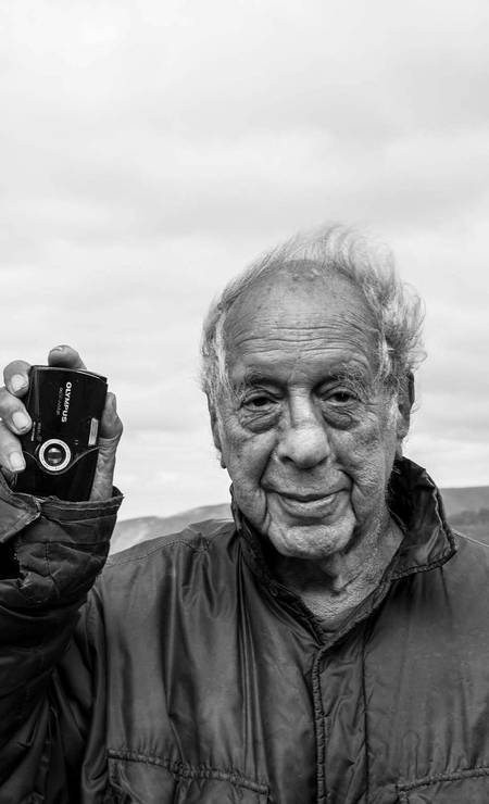 Fot�grafo, peregrino e forasteiro, Robert Frank morre aos 94 anos O autor de �The Americans�, retrato dos Estados Unidos dos anos cinquenta, morreu em uma pequena vila canadense