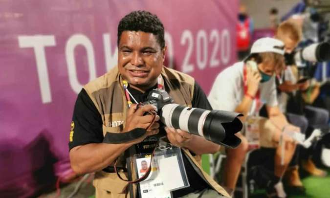 Conhe�a Jo�o Maia, fot�grafo cego que quebra barreiras. Jo�o � criador do Fotografia Cega, realiza oficinas e palestras e foi o �nico fot�grafo cego a cobrir a Paralimp�ada de T�quio
