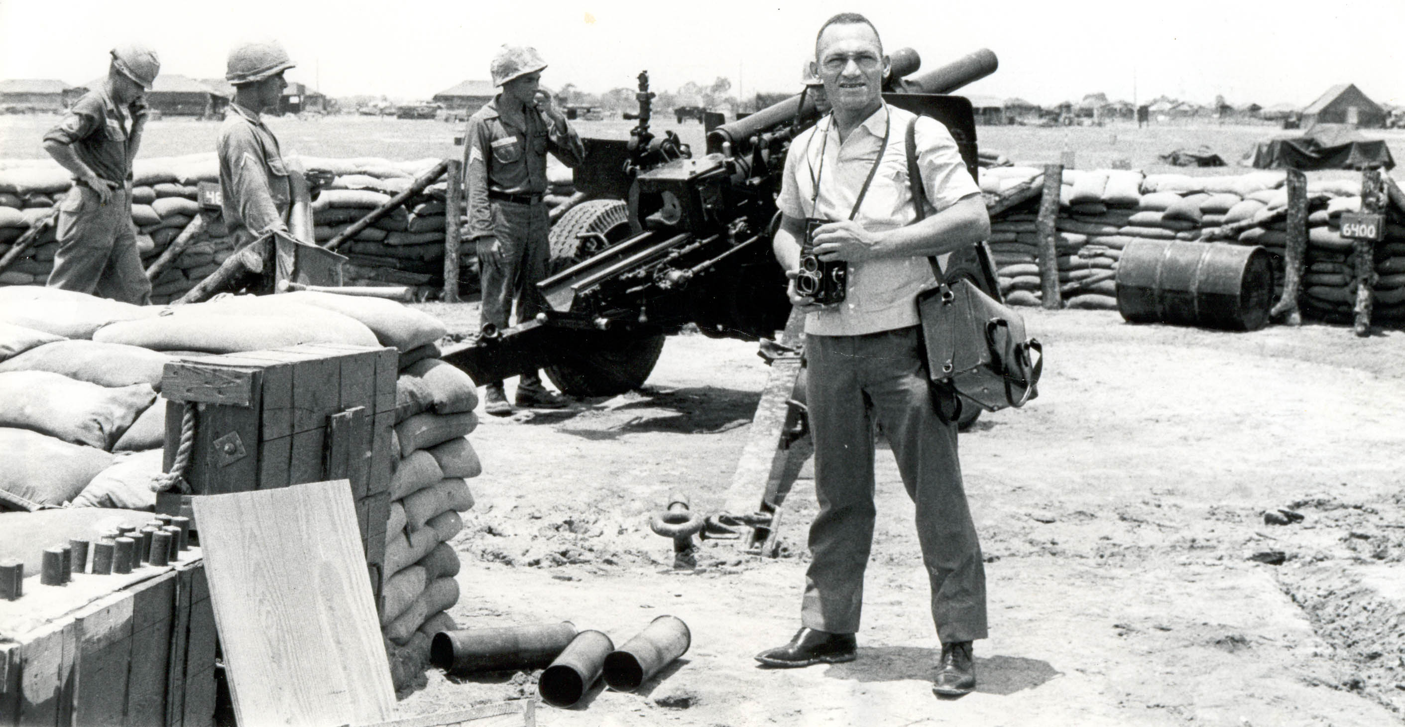 fot�grafos de guerra Os bastidores da guerra contra o Estado Isl�mico revelam cenas posadas, t�dio e emocionantes hist�rias fora da linha de frente. 