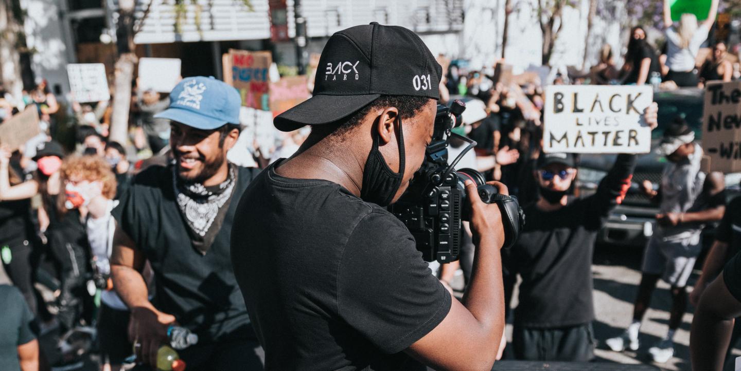 Protestos e coronav�rus: risco duplo para fotojornalistas.
