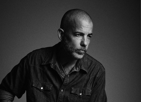 CINEMA Premiado fotografo, Jo�o Wainer estreia no cinema de fic��o com 'A Jaula' Com trabalhos que v�o de ensaios no Carandiru a capa de disco de Chico Buarque no curr�culo , diretor d� seu primeiro passo na fic��o com filme protagonizado por Chay