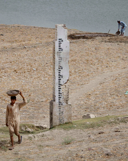 Dia Mundial da ?gua 2012 - foto: Akhtar Soomro ( Reuters)
