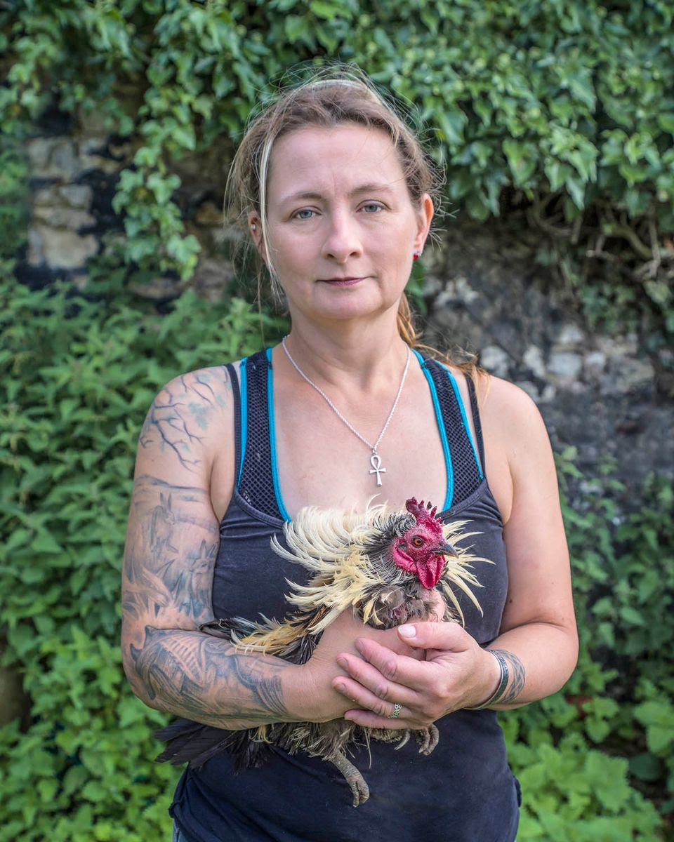 Por que Janet Holmes tira fotos de galinhas Por Anna Bonita Evans