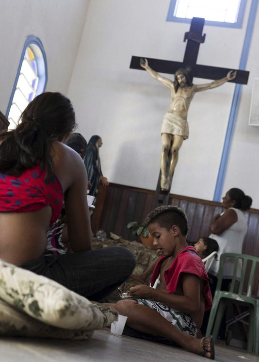 Um bilh?o de moradores vivem em favelas - foto: Roosevelt Cassio /Reuters).